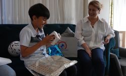 Düzce Belediyesinden mesaideki temizlik personeliyle bayramlaşan çocuğa teşekkür ziyareti