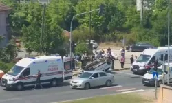 Düzce’de yaya geçidinde araç takla attı: 3 yaralı!