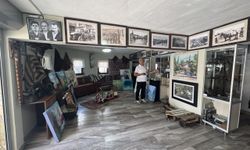 Emekli öğretmen, evinin garajında 4 bin eser sergiliyor