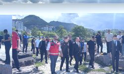 GÜNCELLEME - Giresun'da serinlemek için babasıyla denize giren çocuk aranıyor