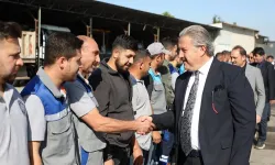Kayseri Melikgazi mesaiye bayramlaşarak başladı