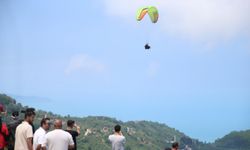 Mavi ve yeşilin buluştuğu Ordu, yamaç paraşütü tutkunlarını ağırlıyor