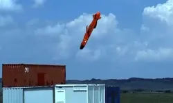 Milli seyir füzesi SOM, yerli turbojet motorla hedefi tam isabet vurdu