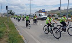Sakarya ve çevre illerde bisikletliler Yeşilay organizasyonunda sağlıklı yaşama dikkati çekmek için pedal çevirdi
