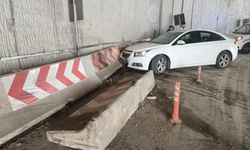 Samsun'da beton bariyere çarpan otomobildeki 5 kişi yaralandı