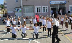 Sinop'ta hayata geçirilen projeyle öğrencilere halk oyunları öğretiliyor