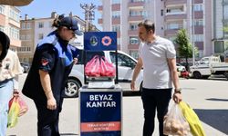 Tokat Belediyesinden pazarcı esnafına tanıtım levhası desteği