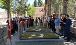 Tosya'da şehit Mustafa Kasar, kabri başında anıldı