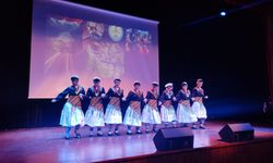 VEGED Türk halk oyunları gösterisi sundu