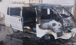 Zile ilçesinde minibüste çıkan yangın söndürüldü