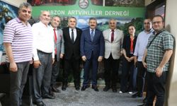 Artvin Valisi Ergün'den Trabzon Artvinliler Derneği'ne ziyaret