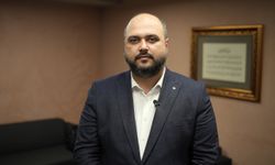 (AYRIMCILIK) "Aşırı eğitimlilik" gençlerin istihdama katılımını ve aile kurma sürecini geciktiriyor