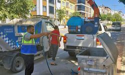 Bafra'da çöp konteynerleri dezenfekte ediliyor