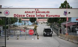 CHP Genel Başkanı Özel'den İBB Medya AŞ. Genel Müdürü Türker'e cezaevinde ziyaret