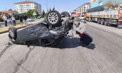 Çorum'da 3 aracın çarpışması sonucu 6 kişi yaralandı
