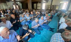 Espiye'de vatandaşlara aşure ikram edildi