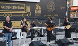 "Gezen sinema" Havza'da çocuklarla buluştu