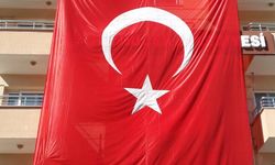 Göynücek'te ev ve iş yerleri 15 Temmuz dolayısıyla Türk bayraklarıyla donatıldı