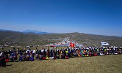 Gümüşhane'nin 1800 rakımlı yaylasında "Kadırga Otçu Şenliği" düzenlendi