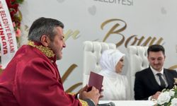 Karabük Belediyesinden evliliğe adım atan çiftlere destek