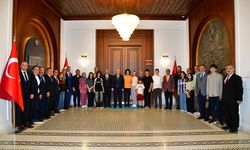 LGS birincisi öğrenciler Vali Yıldırım'ı ziyaret etti
