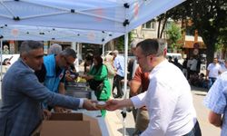 Merzifon Müftülüğü vatandaşlara aşure dağıttı
