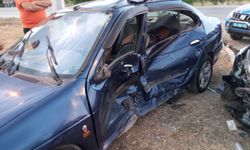 Samsun'da iki otomobil çarpıştı, 8 kişi yaralandı