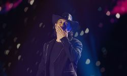 Şarkıcı Kıraç, Trabzon Kültür Yolu Festivali'nde konser verdi