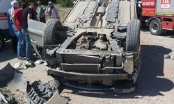 Sinop'ta devrilen otomobildeki 3 kişi yaralandı