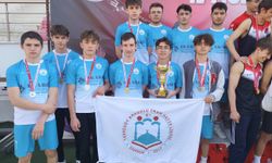 Tekkeköy Anadolu İmam Hatip Lisesi öğrencileri yıl içindeki yarışmalarda dereceler kazandı