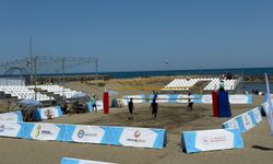 Trabzon'da plaj voleybolu turnuvası yapıldı