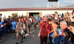 Trabzonspor'da futbolcular taraftarla buluştu