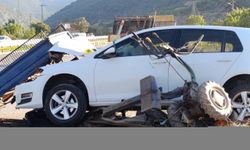 Amasya'da  otomobil ve tarım aracının çarpıştığı kazada 2 kişi öldü, 6 kişi yaralandı