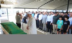 Balkonunda yorgun mermiyle başından yaralanan ve dün yaşamını yitiren doktor toprağa verildi