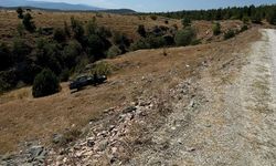 Boyabat'ta devrilen otomobildeki 2 kişi yaralandı