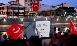 Düzce Belediyesinin 30 Ağustos Zafer Bayramı programında sürpriz performans