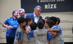Gençlik ve Spor Bakanı Bak, Rize'de Amatör Spor Kulüpleri Ödül Töreninde konuştu: