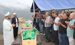 Giresun'da otomobilin uçuruma yuvarlandığı kazada ölen 3 kişinin cenazeleri defnedildi