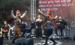 İzmir Bornova’da 30 Ağustos’un 103. yılı büyük coşkuyla kutlandı