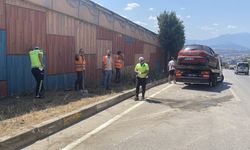 Karabük'te ağaca çarpan otomobilin sürücüsü yaralandı