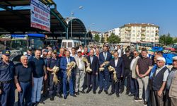 Kastamonu Valisi Dallı ve Milletvekili Uluay sarımsak pazarını ziyaret etti