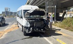 Kastamonu'da minibüs ile hafif ticari aracın çarpıştığı kazada 10 kişi yaralandı