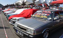 Modifiye araç tutkunları Trabzon'da düzenlenen festivalde bir araya geldi