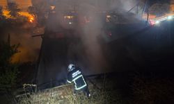 Niksar'da yangın çıkan ev kullanılamaz hale geldi