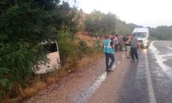 Sinop'ta toprak yığınına çarpan otobüsteki 6 işçi yaralandı
