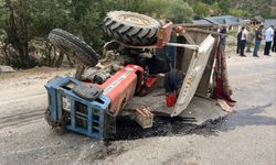 Taşova'da devrilen traktörün sürücüsü yaralandı
