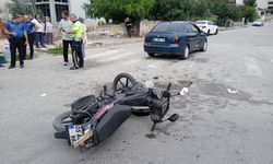 Taşova'da otomobil ile çarpışan motosikletin sürücüsü yaralandı