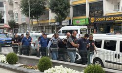 Telefonda dolandırıcılık yaptıkları iddiasıyla yakalanan 6 şüpheli adliyeye sevk edildi