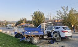 Tokat'ta otomobille çarpışan tarım aracının sürücüsü yaralandı
