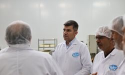 Vali Önder Bakan ve Dr. İsmet Yılmaz süt ürünleri fabrikasını ziyaret etti